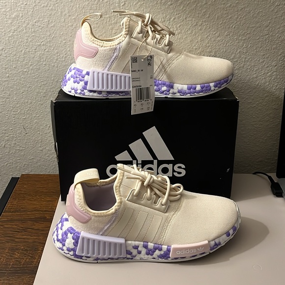 NWT Adidas Originals Women's NMD_R1 Shoes - Wonder White/Purple/Lilac - GW5694 - Picture 16 of 16
